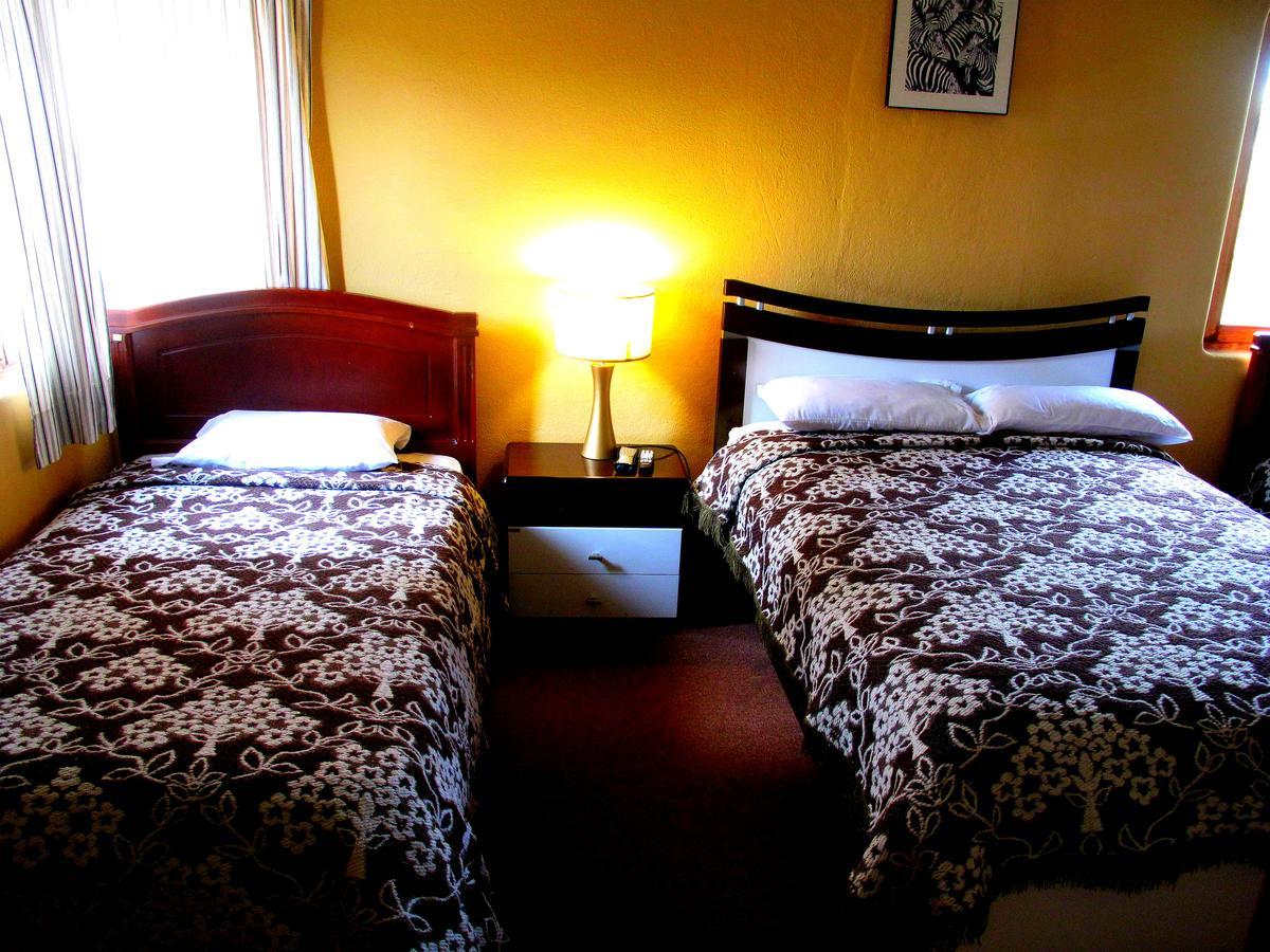 Aqua Hostal Mabel Куенка Екстер'єр фото