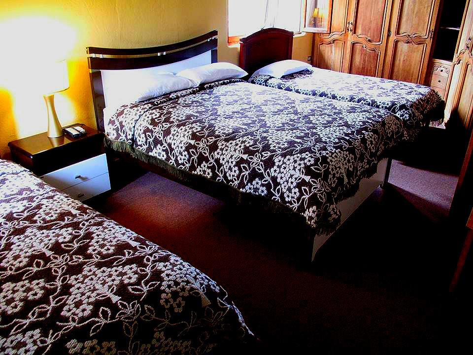 Aqua Hostal Mabel Куенка Екстер'єр фото